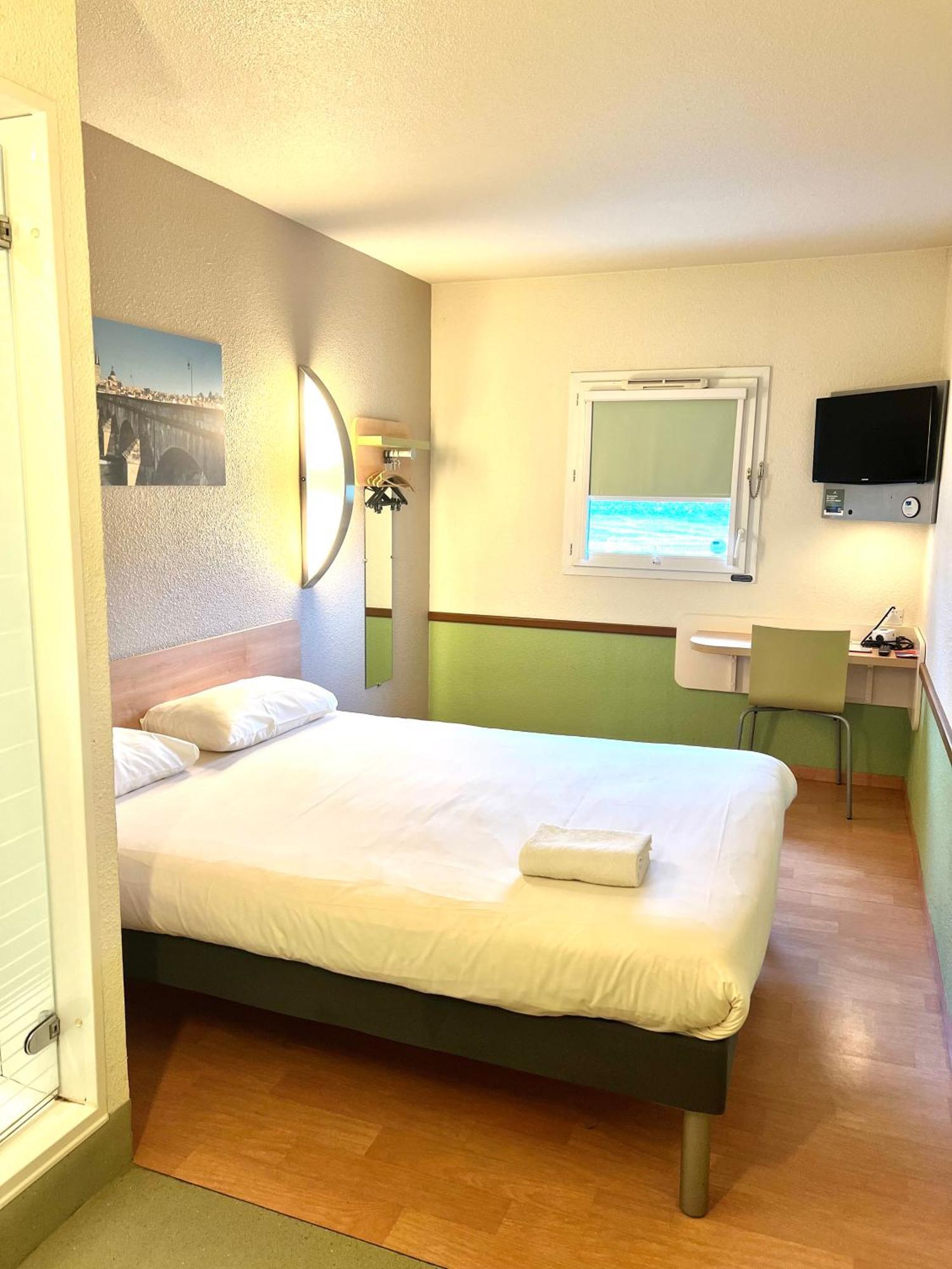 Hotel Ibis Budget Cosne Sur Loire Exteriér fotografie